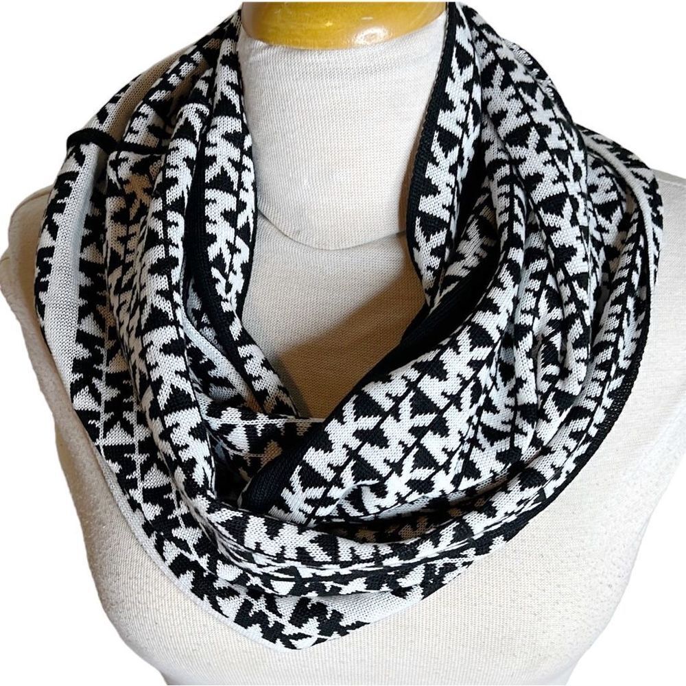 MICHAEL Michael Kors Signature Stripe Infinity Loop Scarf Black White One Size